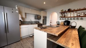 Kitchen- click for photo gallery
